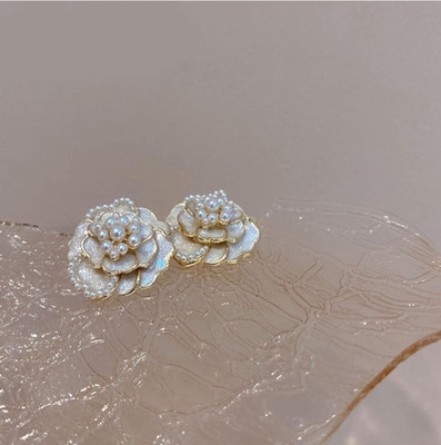 RV YUWON Western Gold plated flower stud earring Cubic Zirconia Alloy Stud Earring