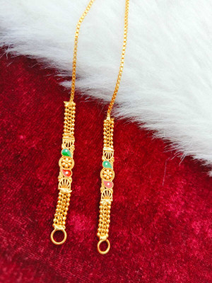 JewelEarth Add a touch of luxury to your jewelry collection with this gold ear chain. Alloy Ear Thread