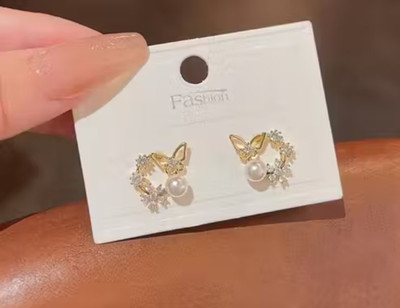 RV YUWON Pearl Butterfly Garland Stud Earrings for Wome Cubic Zirconia Alloy Stud Earring
