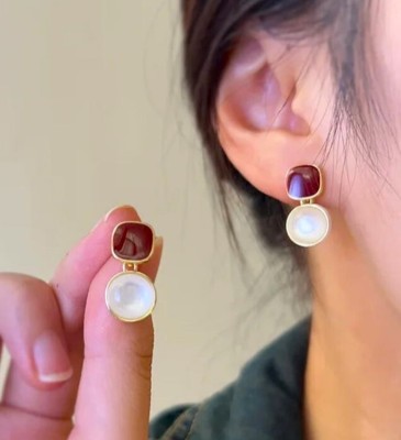 The Glitz Gallery Red pearl geometric pattern earring Alloy Stud Earring Zircon, Topaz Brass, Alloy Earring Set