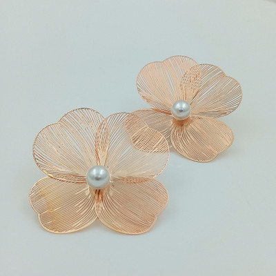 Pearlo Rose gold Flower Statement Stud Korean Earrings For Women And Girls Pearl Alloy Stud Earring