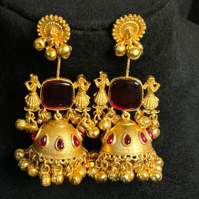 Banarashe Traditional Golden Maroon Stone Alloy Jhumki Earring