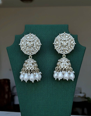 Aromeve Aromeve Ethnic Jhumka Earrings With Kundan And Pearl For Women Pearl Alloy Jhumki Earring