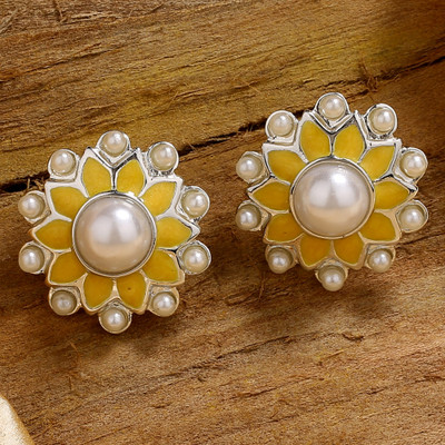 Estele Rhodium Plated Pearl Alloy Stud Earring