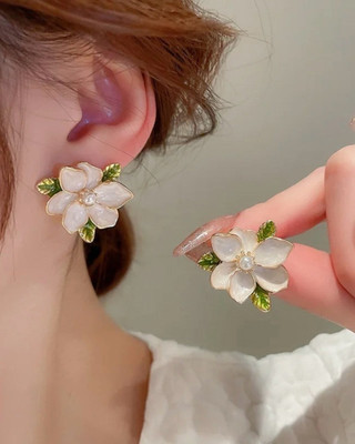 MAHADEV CREATION Sizzling Flower Leaf Earring Crystal Alloy Stud Earring