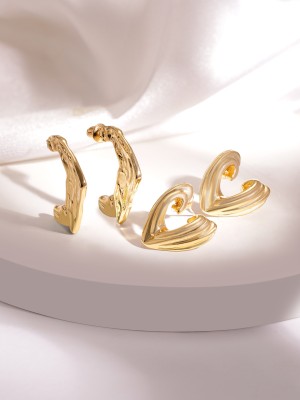 Rubans Voguish Rubans Voguish Set Of 2 Gold-Plated Heart Shaped Stud Earrings Brass Stud Earring