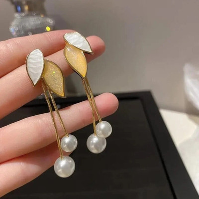 Lady Raiment Leaf Design long earring Crystal Alloy Stud Earring