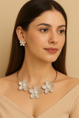 SHE SHINEE STUDIO Flora Shine Pearl Necklace Set Alloy Earring Set, Tassel Earring