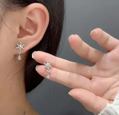 FashionAmora Snowflake Korean Earrings For Girl And Women Alloy Stud Earring