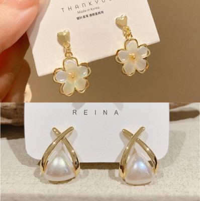 Saugaat Craft Western Style Trending Combo Pack of 2 Korean Studs Earrings For Women And Girls Cubic Zirconia, Crystal, Pearl Alloy Drops & Danglers, Rhinestone Studs, Stud Earring, Earring Set