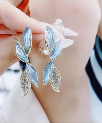 Saugaat Craft Korean Trendy Leaf Earrings For Women Girls Light Weight Western Party Wear Alloy Drops & Danglers, Huggie Earring, Earring Set