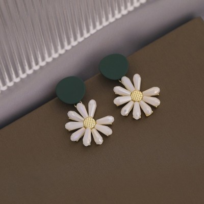 MYKI MYKI Trending White Flower Dangle Earring For Women & Girls Alloy Clip-on Earring