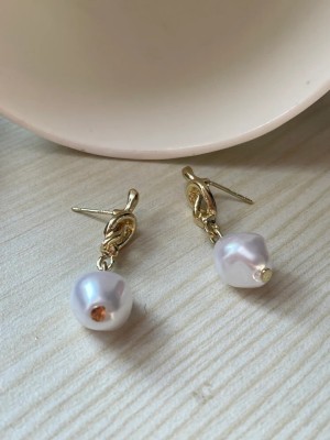 neze NZ 66 Twist Pearl Earrings Alloy Drops & Danglers