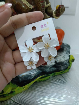 DiegoEnterprise Glossy White Korean Inspired Leaf Shaped Earrings for women and girls Alloy Stud Earring