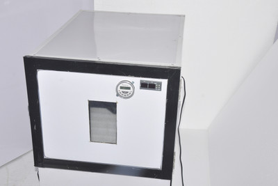 METRO IMPEX Chicken Egg Rolling Type Automatic Any Size Egg can be Hatched Egg Incubator