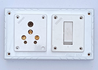 CONA Non Modular Socket & Switch Both 16Amp Attached With Open Cutting PVC Board 16 A Five Pin Socket
