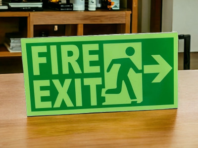 Signved Right Side Emergency Sign