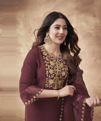 Skylee Women Kurta Pant Dupatta Set