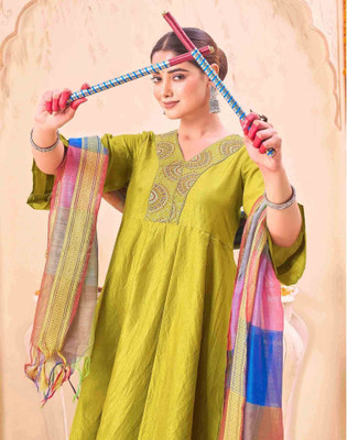 Skylee Women Kurta Pant Dupatta Set