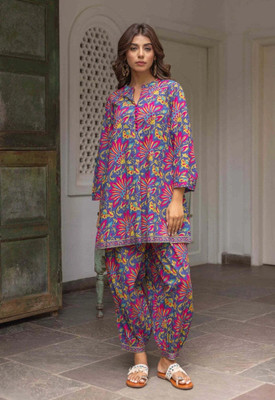 LOOKMARK Women Kurta Pant Set