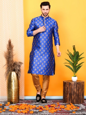 Larwa Men Kurta Churidar Set