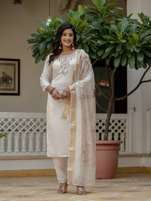 DClothvilla Women Embroidered Ethnic Dress Kurta(White)