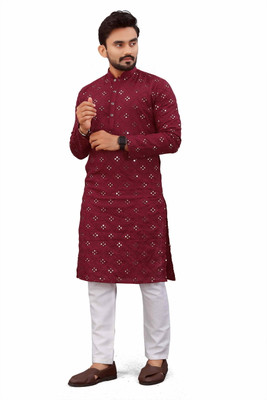 Krudha Men Kurta Pyjama Set