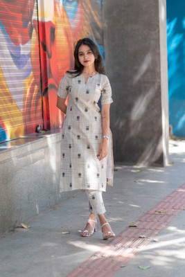 Tasrika Women Kurta Pant Set