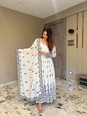 Trijal Fab Women Kurta Dupatta Set