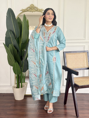 PILUDI Women Kurti Pant Dupatta Set