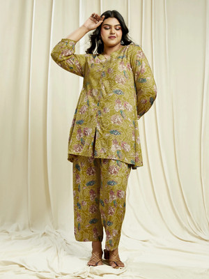 Globus Women Kurti Pant Set