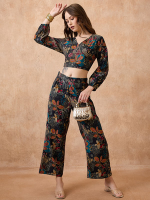 Globus Women Crop Top Pant Set