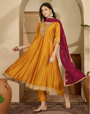 Skylee Women Kurta Pant Dupatta Set