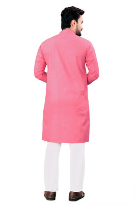 BYTER Men Self Design Straight Kurta(Pink)