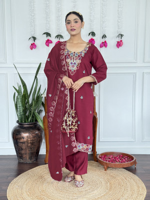 PILUDI Women Kurti Pant Dupatta Set