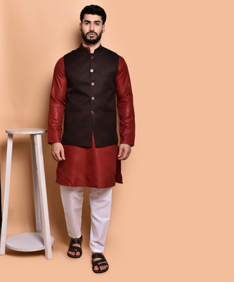 Svatantra Men Kurta Pyjama Ethnic Jacket Set
