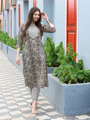 THUMMAR HOUSE Embroidered Kurta, Trouser/Pant & Dupatta Set
