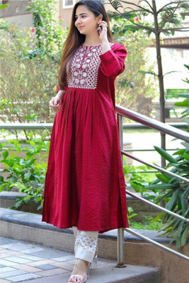 Fulera Women Kurta Pant Set