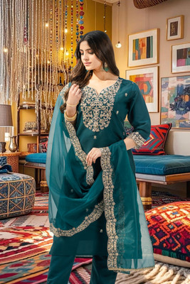 MADHUSUDAN TEX FAB Women Kurta Pant Dupatta Set