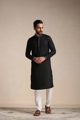 Manyavar men's kurta top and churidar set