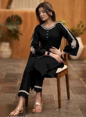 Panchiraj Women Kurta Pant Set