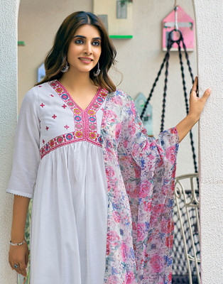 Skylee Women Kurta Pant Dupatta Set
