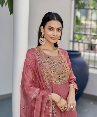 Skylee Women Kurta Pant Dupatta Set