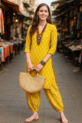 Priyashi Women Kurti Pant Set