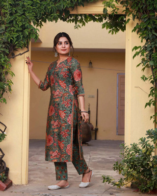 LOOKMARK Women Kurta Pant Set