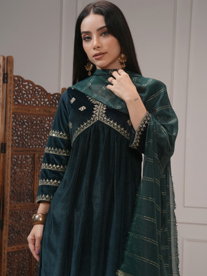 Vishudh Women Kurta Pant Attached Dupatta Set