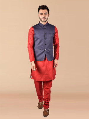 Svatantra Men Kurta Pyjama Ethnic Jacket Set