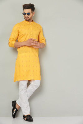 ARMAAN ETHNIC Men Kurta Pyjama Set