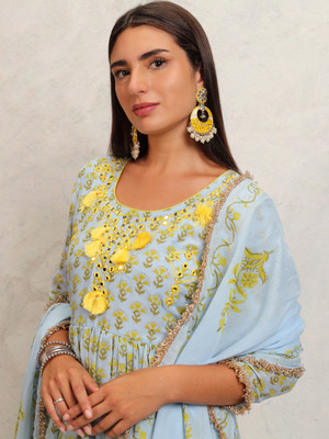 Vishudh Women Kurta Pant Attached Dupatta Set
