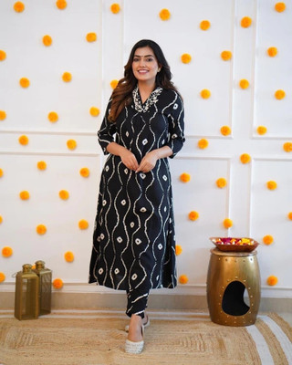 Avashyak Women Kurta Pant Set